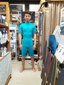 ウェットスーツ　スプリング　ビーウェット　モーメント