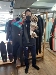 リップカールウエットスーツ