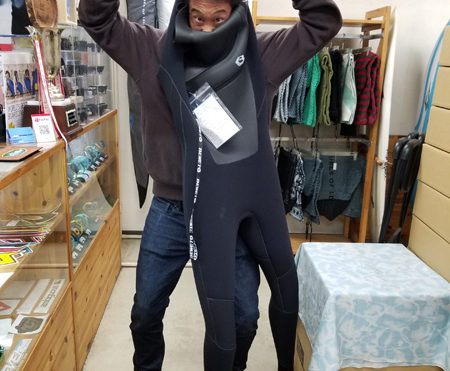 ウェットスーツ　セミドライ　ビーウェット　フリーショルダー