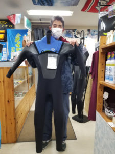 ウェットスーツ　セミドライ　ビーウェット　モーメント