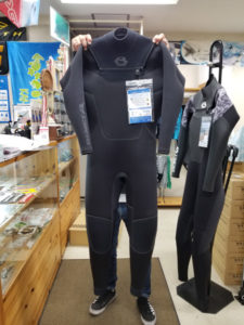 ウェットスーツ　セミドライ　ビーウェット