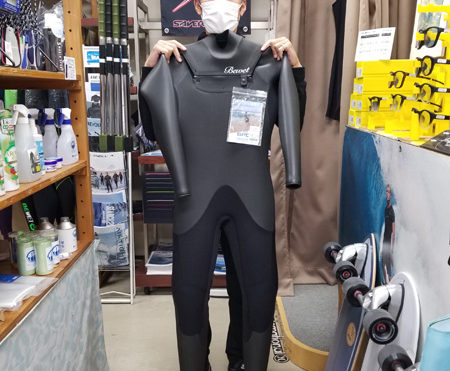ウェットスーツ　セミドライ　ビーウェット