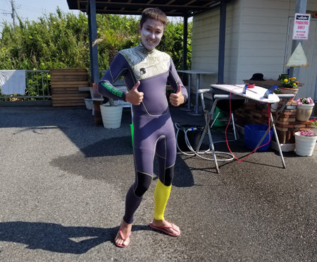 ウェットスーツ　ビーウェット　フリーショルダー　ジャーフル