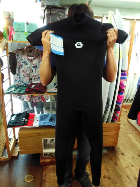ウェットスーツ　ビーウェット　bewet　モーメント　シーガル