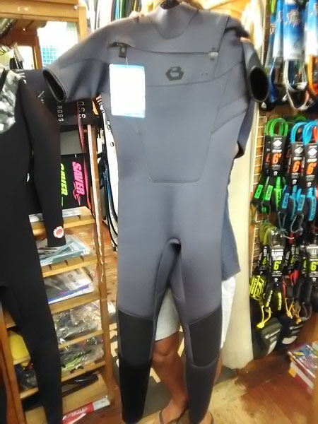 ウェットスーツ　ビーウェット　bewet モーメント　シーガル