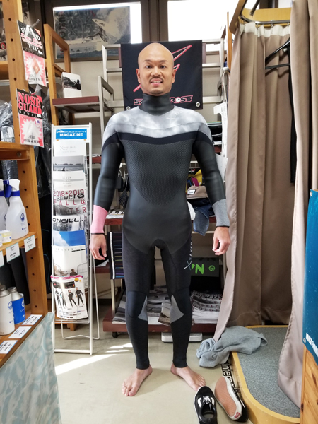 セミドライ　ウェットスーツ　セイバークロス　シェル