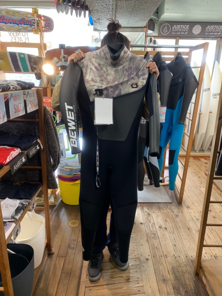 ウェットスーツ　BEWET フリーショルダー　セミドライ