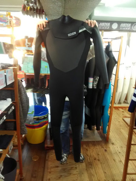 セミドライ　ウエットスーツ